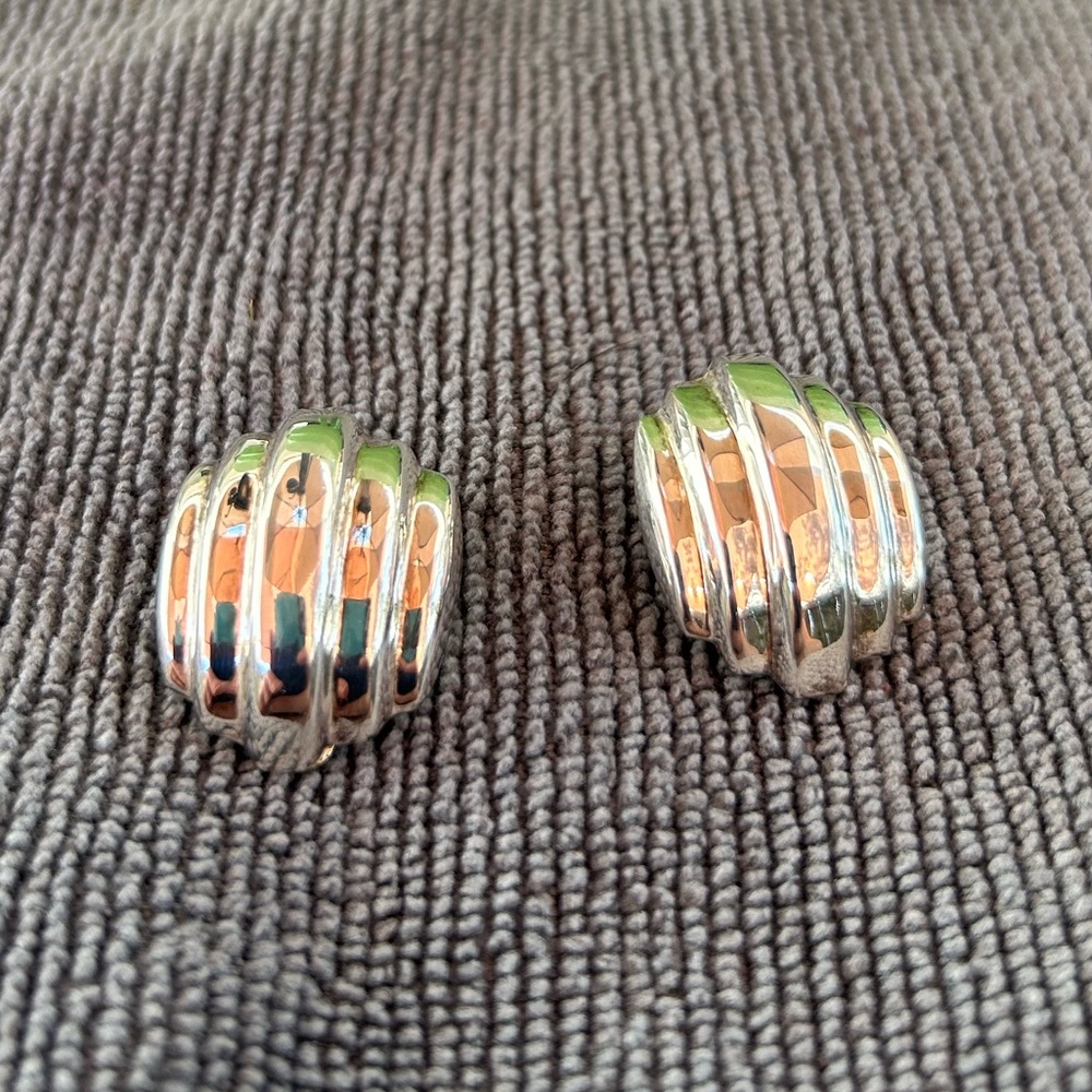 Vintage Sterling shell clip back earrings - Picture 4 of 9